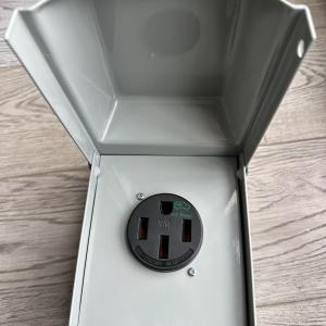 Heavy Duty Weatherproof NEMA 14-50R Outlet Box 50A RV/EV Power Heavy Duty Weatherproof NEMA 14-50R Outlet Box 50A RV/EV Power